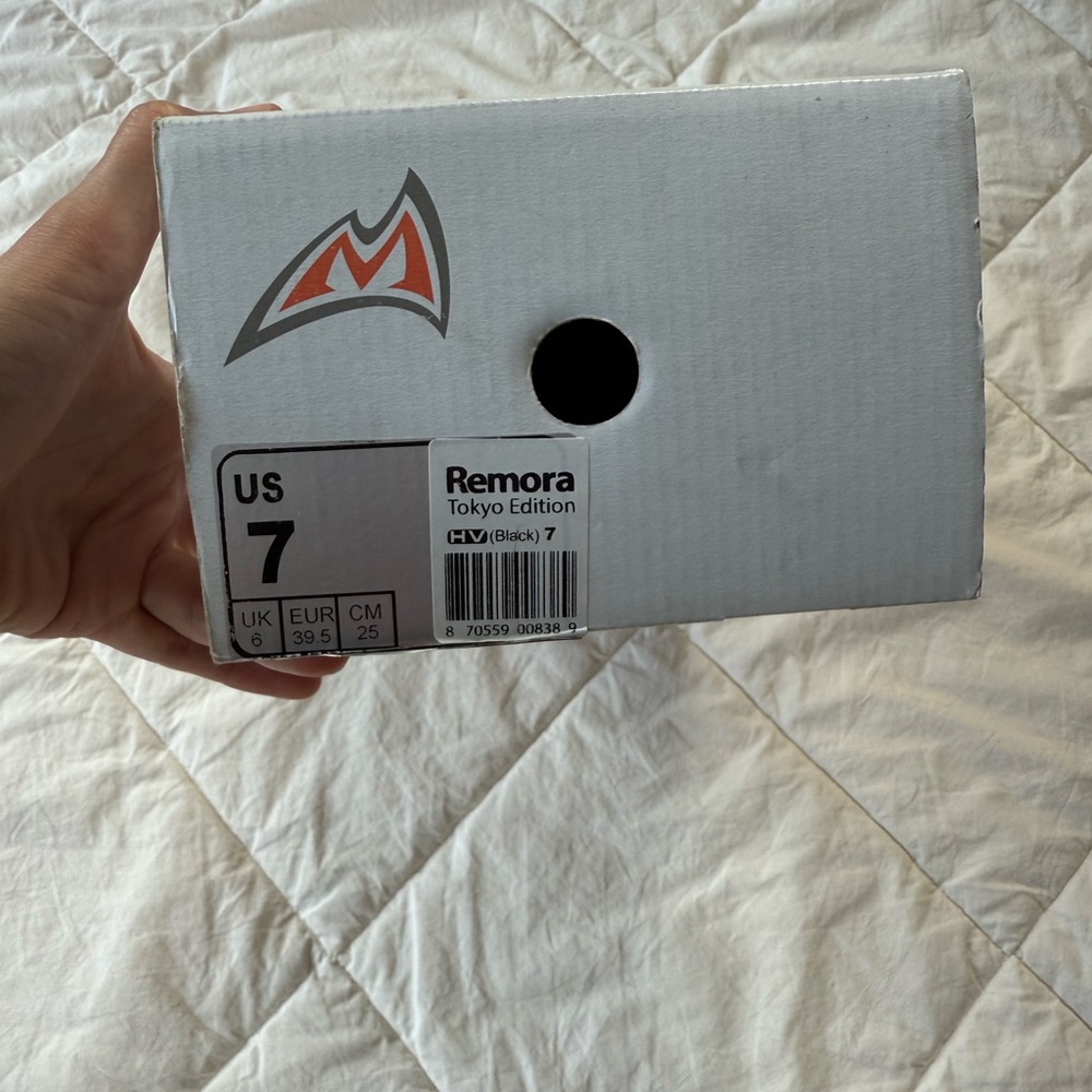 Mad Rock Remora HV Tokyo Edition Black Slip-On Climbing Shoes - Picture 5 of 8